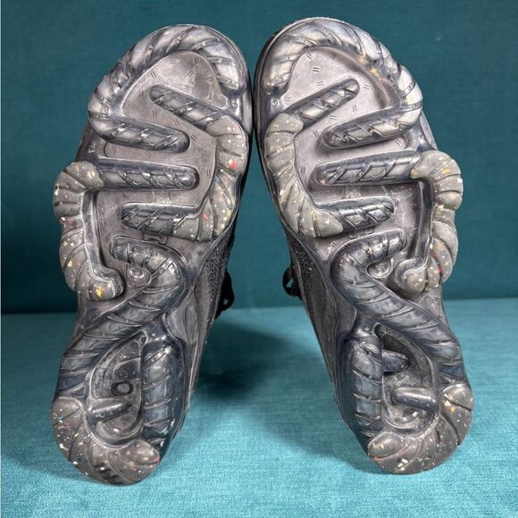 Nike Vapormax Shoes / Triple Black Flyknit Running Gym Trainers size 5Y/6.5Women - Picture 7 of 8